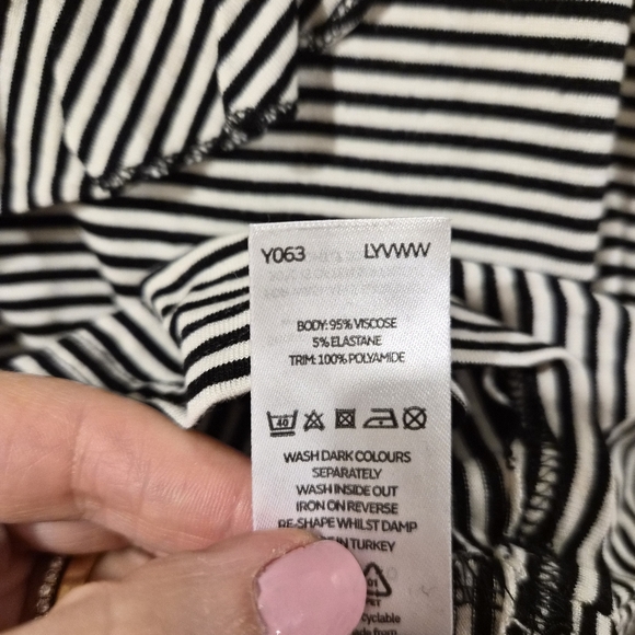 Vintage Parisian Style Black White Striped Ruffle Top Sz 8 - Picture 8 of 9